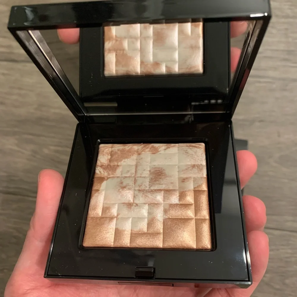 Bobbi Brown Highlighting Powder